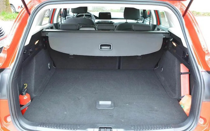 Ford Focus cena 47900 przebieg: 180000, rok produkcji 2019 z Nowy Targ małe 704